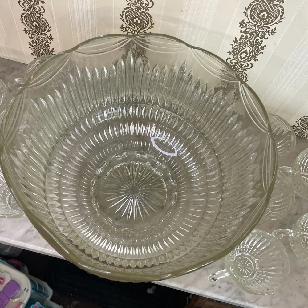Vintage Indiana Glass Company Royal Drape Punch Bowl Set 10‎ Ribbed Hooked Cups
